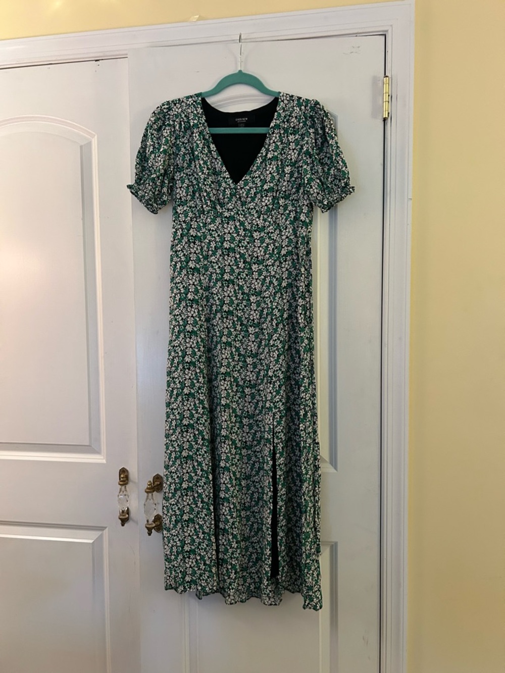 EVER NEW Green Floral V‑Neck Maxi Dress